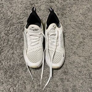 Women’s Size 7/Boys Size 5.5Y Nike Air Max 270